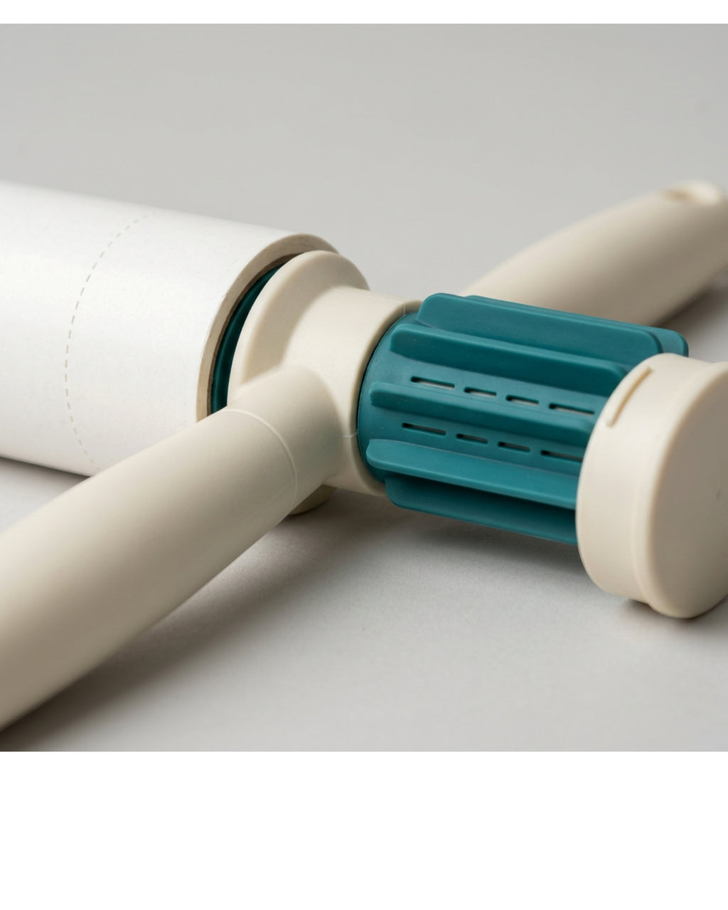 Terray Dual-Ended Detail Lint Roller with 2 Caps Ivory Teal - Detail view